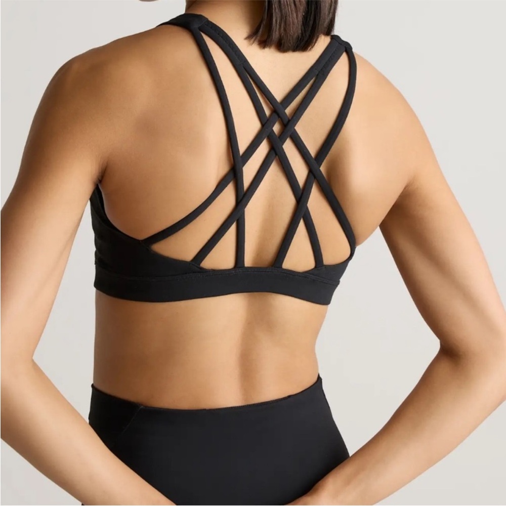 NWT Quince Power-Up Long Line Strappy Sports Bra Small Black Sz S